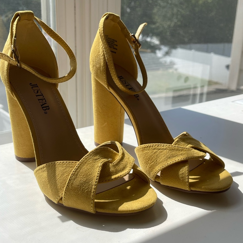 Yellow Sandals - Picture 6 of 6